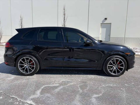2013 Porsche Cayenne GTS