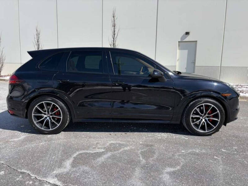 2013 Porsche Cayenne GTS