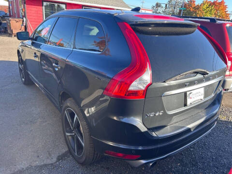 2016 Volvo XC60 T6 Drive-E R-Design Platinum