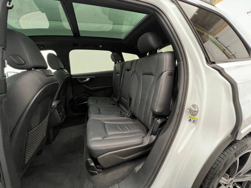 2022 Audi Q7 quattro Premium Plus 55 TFSI