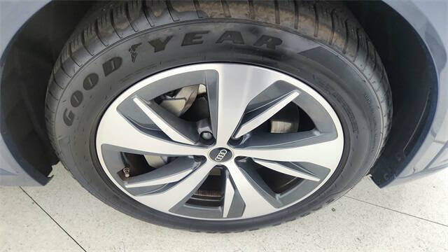 2024 Audi Q8 Sportback e-tron quattro Premium S line