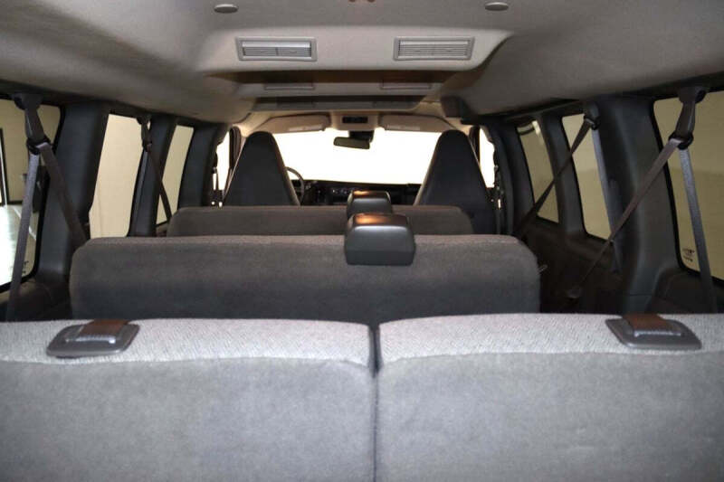 2025 Chevrolet Express LT 3500