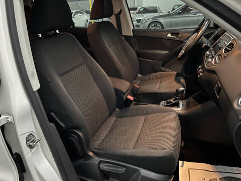 2014 Volkswagen Tiguan SE