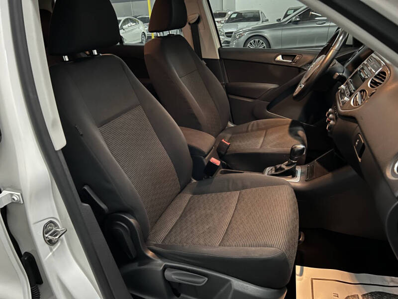 2014 Volkswagen Tiguan SE