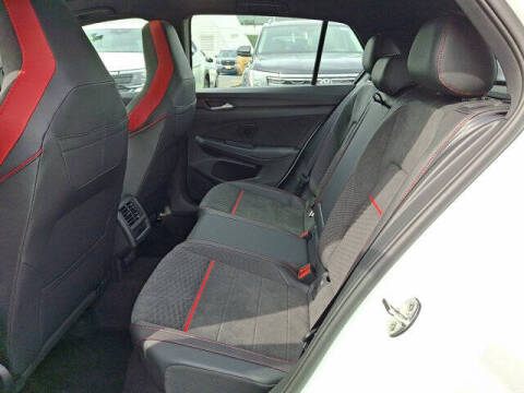 2025 Volkswagen Golf GTI SE