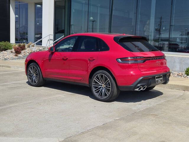2025 Porsche Macan