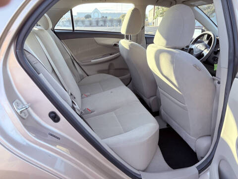 2011 Toyota Corolla LE