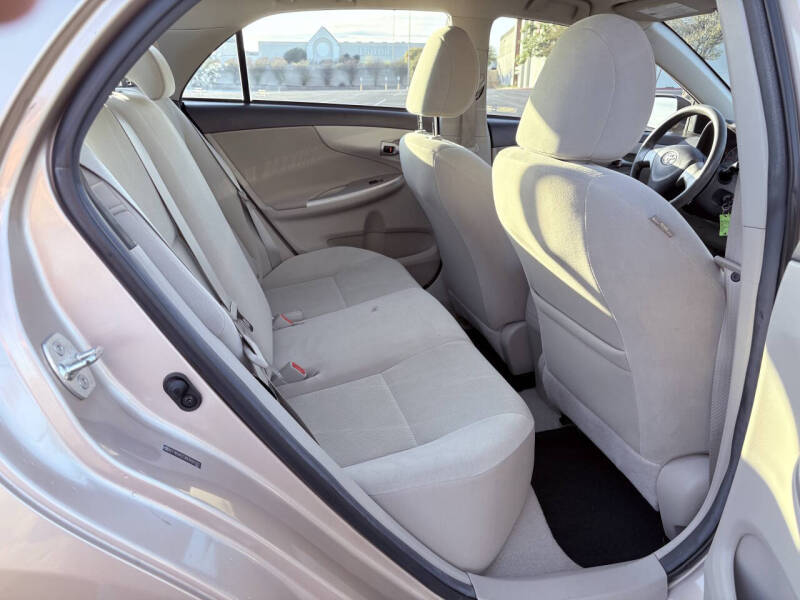 2011 Toyota Corolla LE