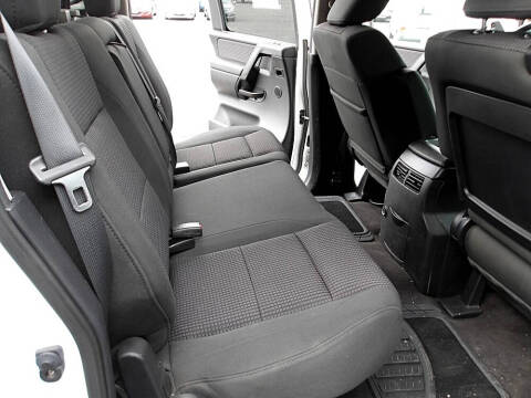 2011 Nissan Titan SV