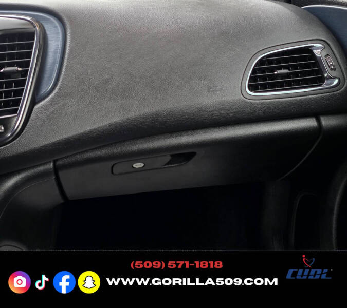 2016 Chrysler 200