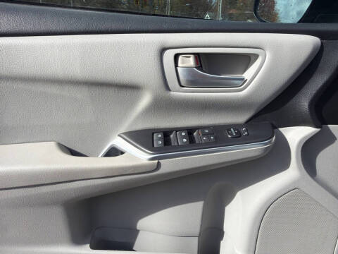 2016 Toyota Camry LE