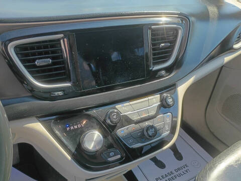 2017 Chrysler Pacifica Touring Plus