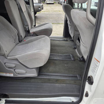 2017 Toyota Sienna LE 8-Passenger