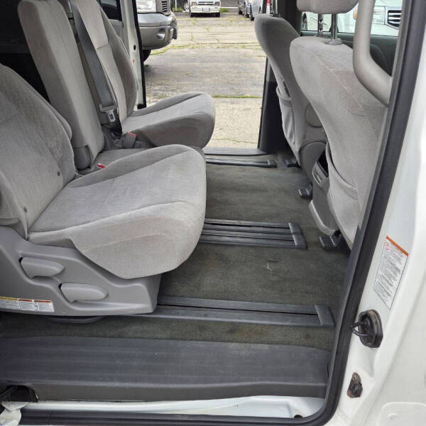 2017 Toyota Sienna LE 8-Passenger