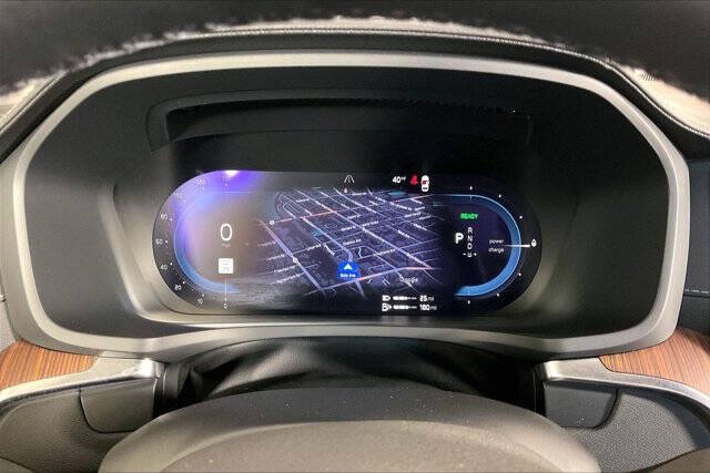 2024 Volvo S60 Recharge T8 Ultimate Dark Theme