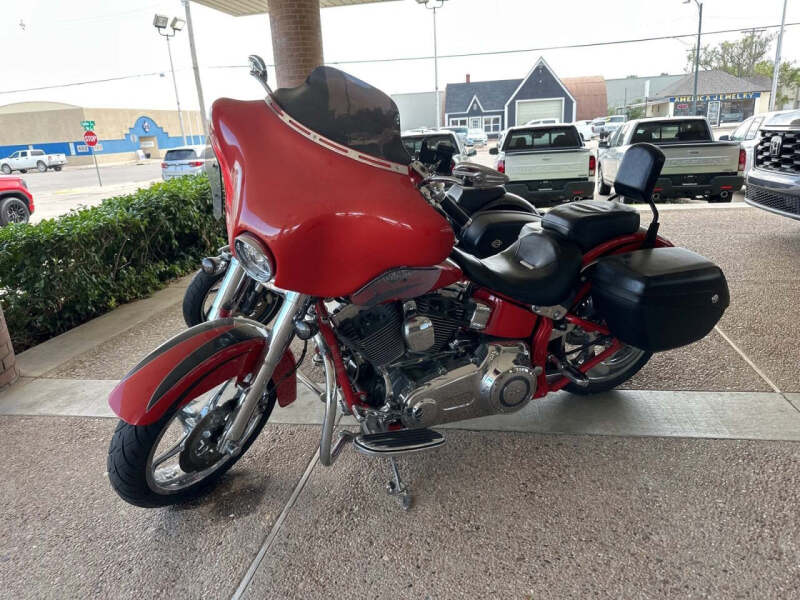 2011 Harley-Davidson FLSTSE