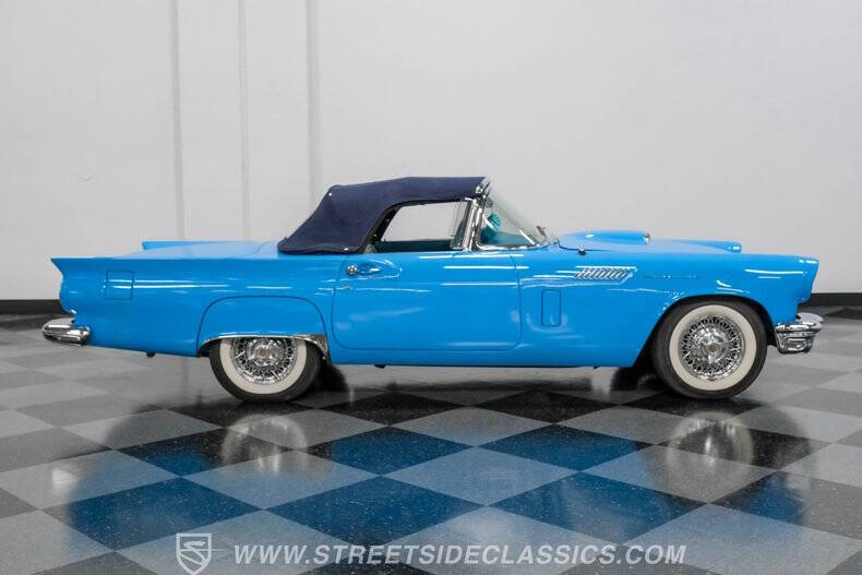 1957 Ford Thunderbird