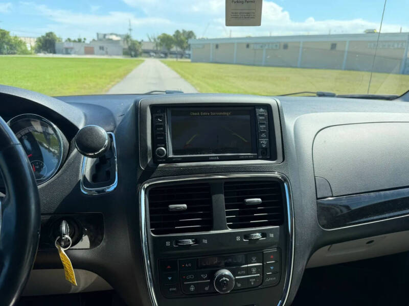 2012 Dodge Grand Caravan Crew