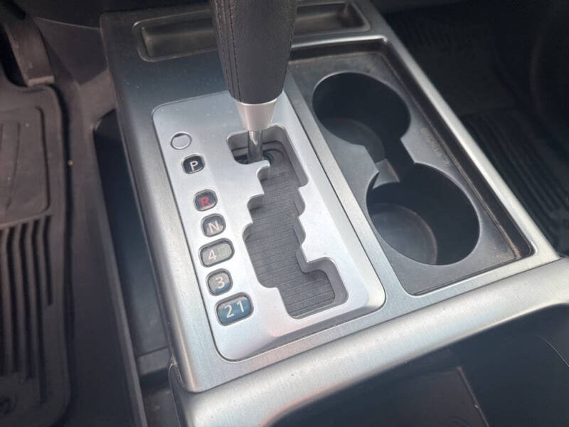 2011 Nissan Titan SV