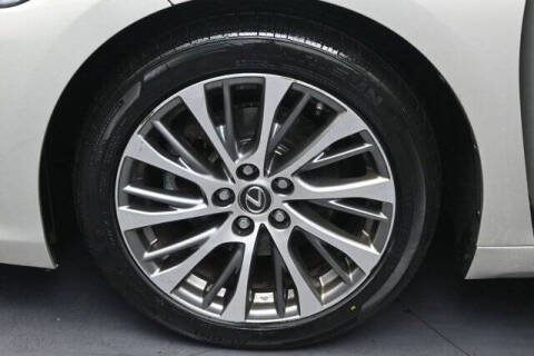 2019 Lexus ES 300h