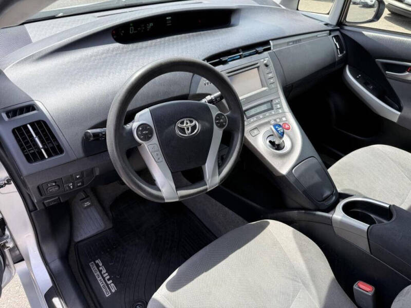 2014 Toyota Prius Plug-in Hybrid Advanced