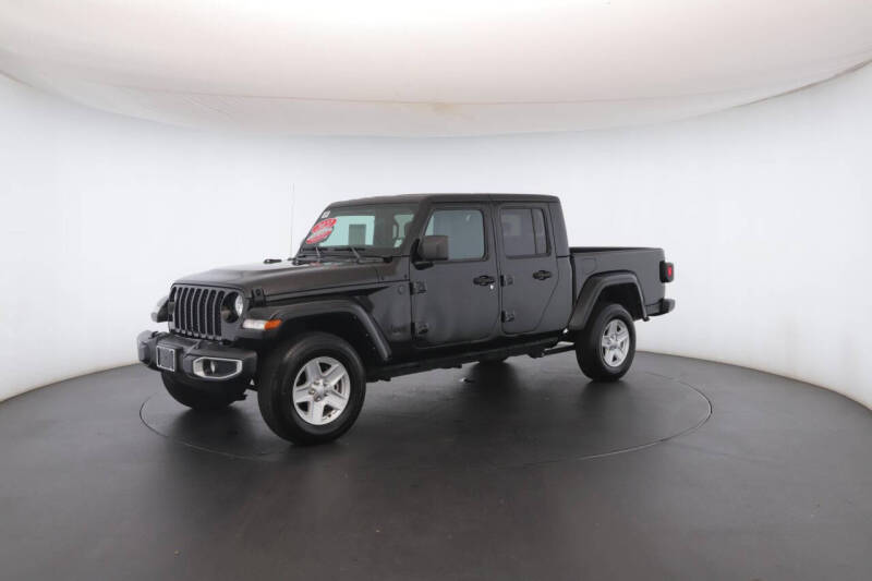 2022 Jeep Gladiator Sport