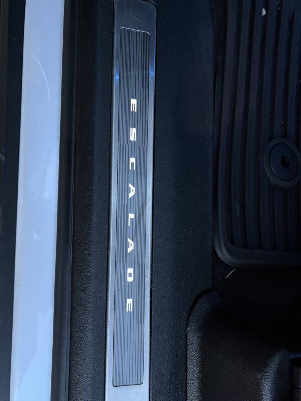 2023 Cadillac Escalade ESV Sport Platinum