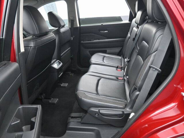 2022 Nissan Pathfinder SL