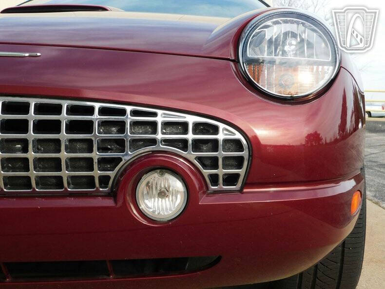 2004 Ford Thunderbird Deluxe