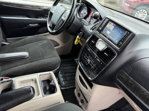 2011 Chrysler Town and Country Touring