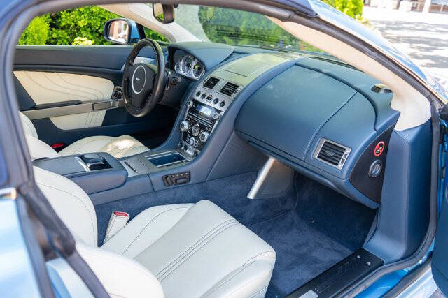 2012 Aston Martin V8 Vantage 21