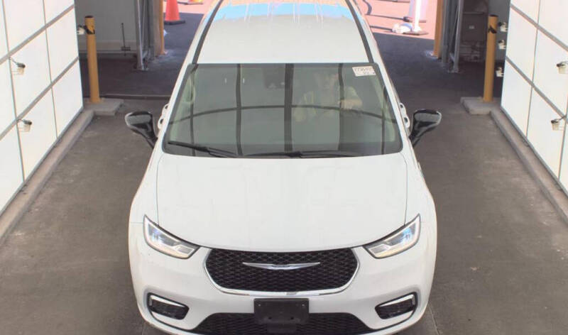 2024 Chrysler Pacifica Plug-In Hybrid Select
