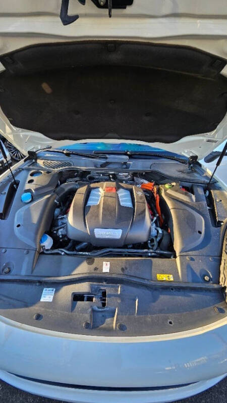 2017 Porsche Cayenne S E-Hybrid Platinum Edition