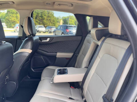 2020 Ford Escape Titanium