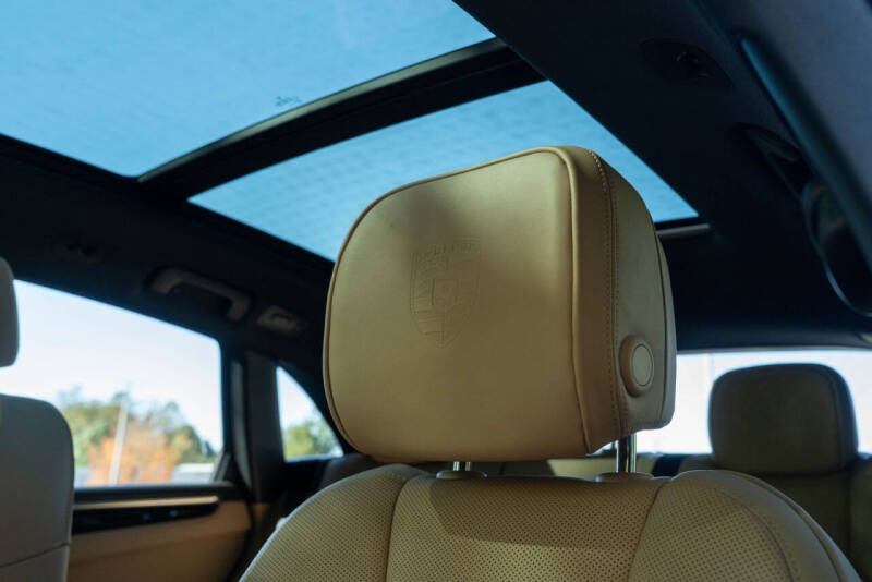 2026 Porsche Macan T