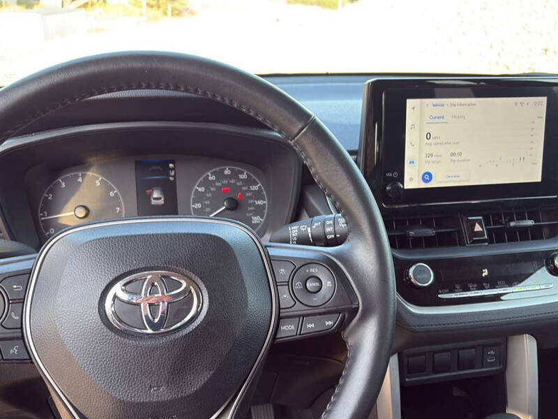 2024 Toyota Corolla Cross LE