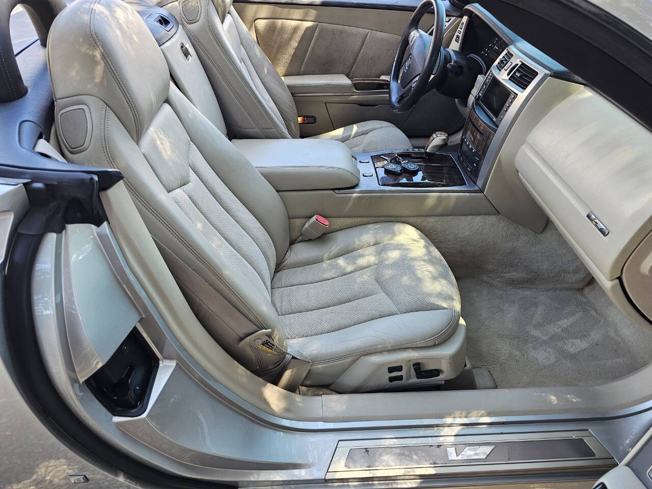 2006 Cadillac XLR-V 27