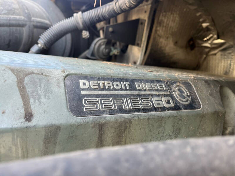 2006 Freightliner CONVENCIONAL C