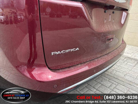 2017 Chrysler Pacifica Touring-L Plus