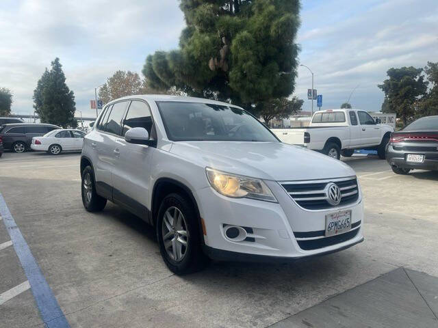 2011 Volkswagen Tiguan S photo 7