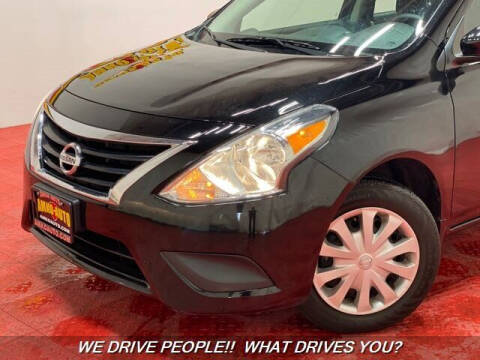 2019 Nissan Versa SV