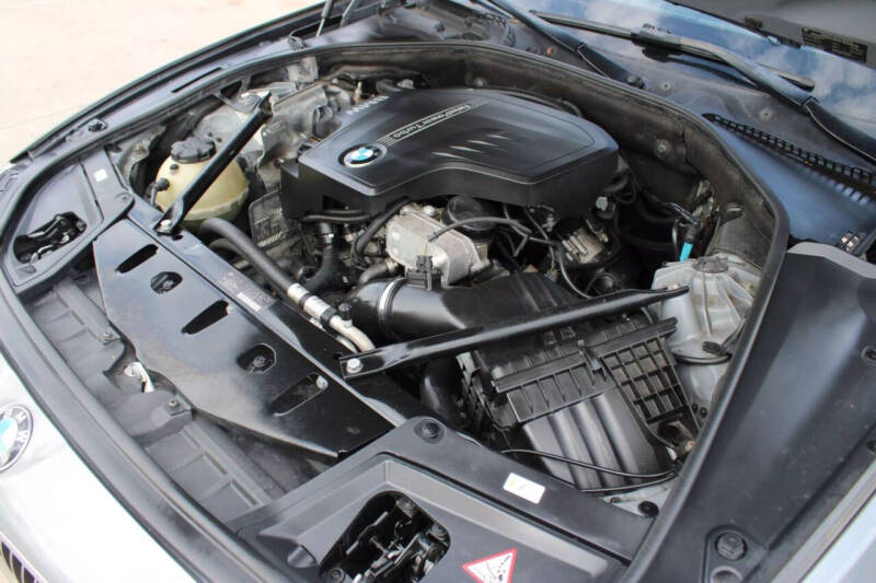 2012 BMW 5 Series 528i