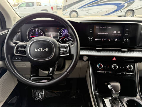 2024 Kia Carnival LX