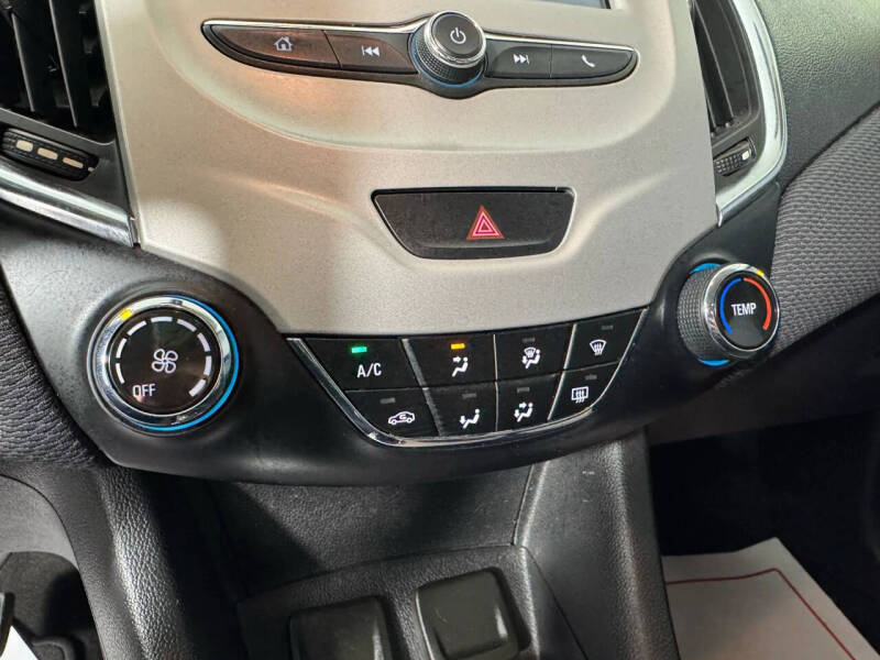 2018 Chevrolet Cruze LS Auto