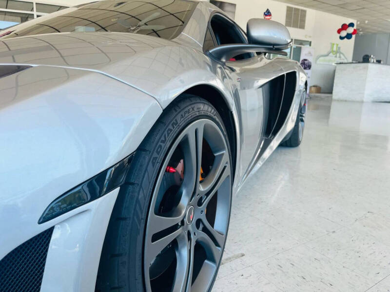 2012 McLaren MP4-12C