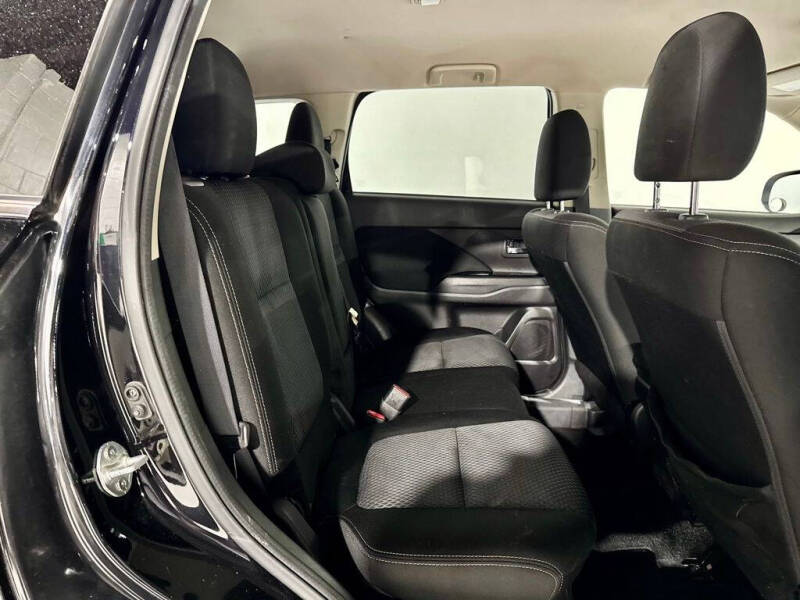 2016 Mitsubishi Outlander SE