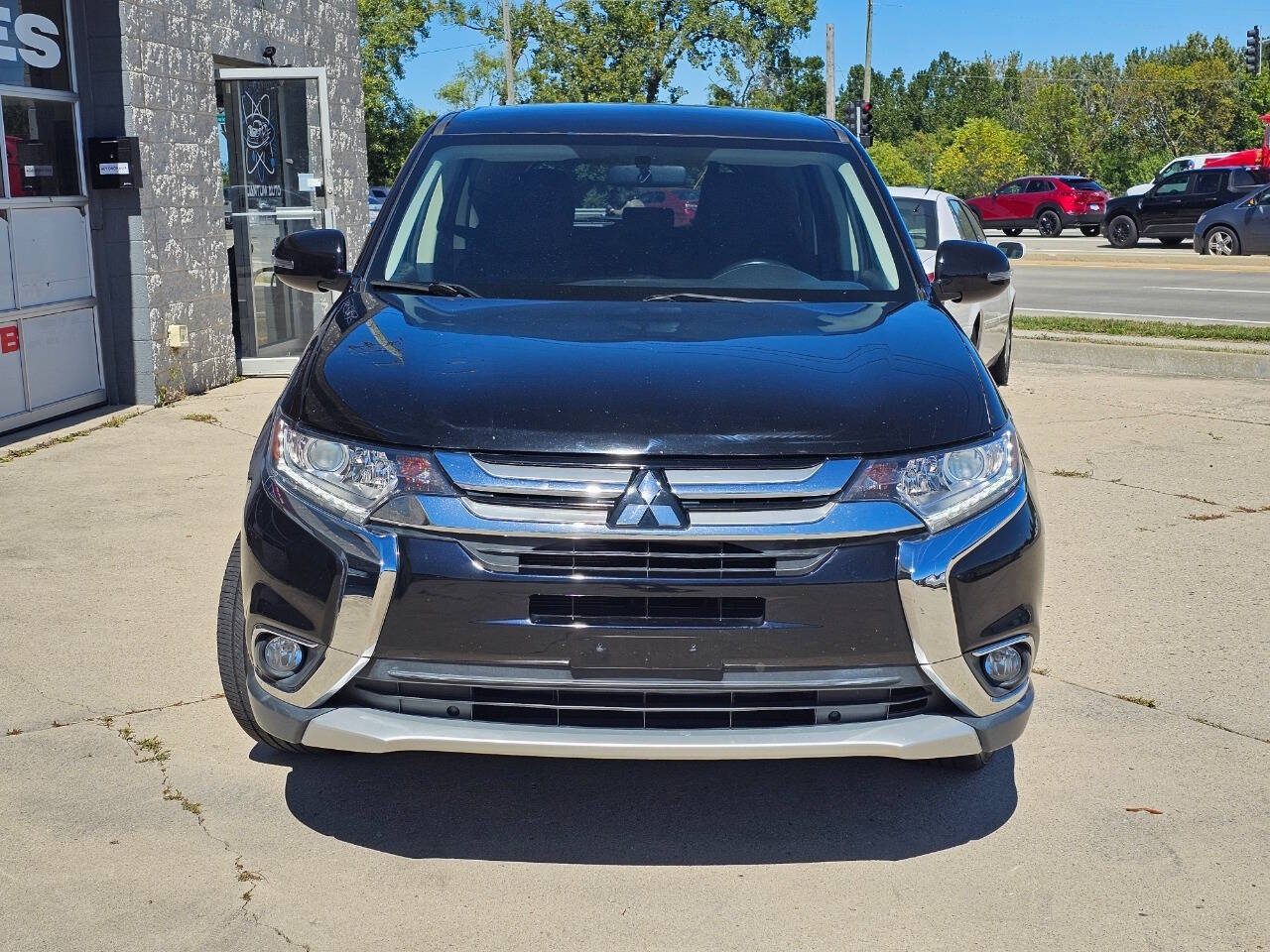 2018 Mitsubishi Outlander for sale at Quantum Auto Co in Plainfield, IL