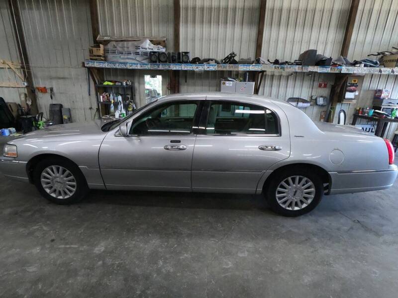 2003 Lincoln Town Car for sale at Alpha Auto - Mitchell in Mitchel SD