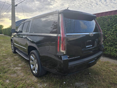 2016 Cadillac Escalade ESV Luxury Collection