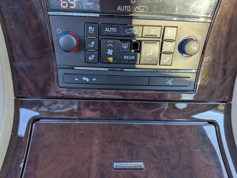 2011 Cadillac Escalade Premium